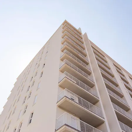 Con Terraza Frente Al Mar By Color Flats *