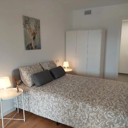 Con Terraza Frente Al Mar By Color Flats Apartman